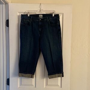 Signature by Levi Strauss Dark Capri’s